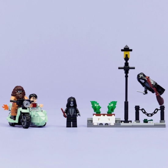 Imagine LEGO HARRY POTTER HAGRID SI HARRY IN FUGA DE PE ALEEA BOSCHETELOR 76459