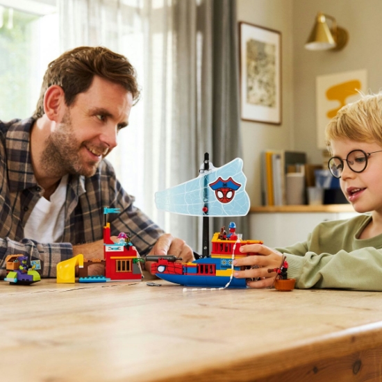 Imagine LEGO MARVEL CORABIA DE PIRATI A ECHIPEI LUI SPIDEY 11208
