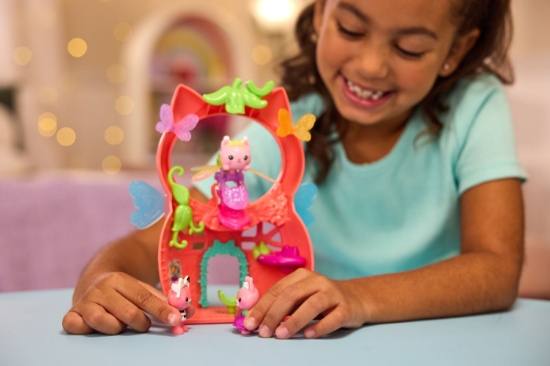 Imagine GABBYS DOLLHOUSE FAIRYLANDIA SET DE JOACA ZANA PISICUTEI CU FIGURINE SI ACCESORII