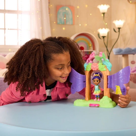 Imagine GABBYS DOLLHOUSE FAIRYLANDIA SET DE JOACA REVELATIA MAGICA CU FIGURINE SI ACCESORII