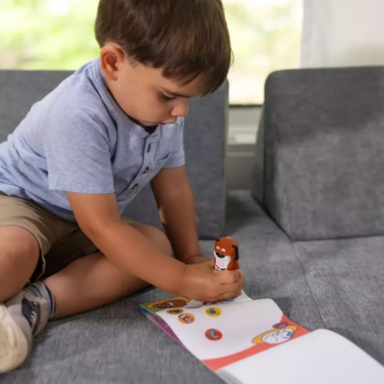 Imagine MELISSA AND DOUG STICKER WOW SET DE JOACA AUTOCOLANTE SI STAMPILA CATELUS