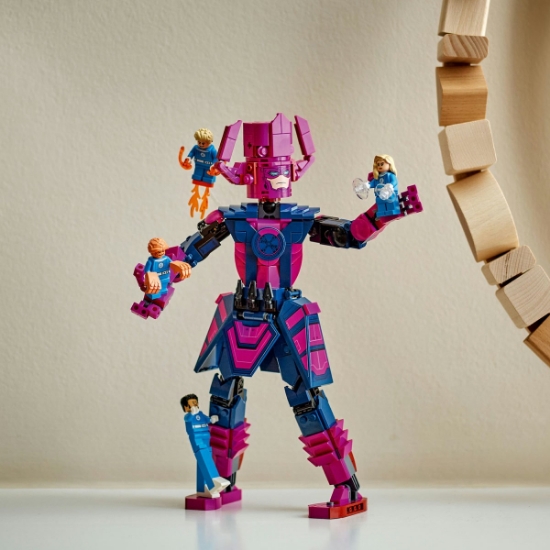 Imagine LEGO SUPER HEROES FIGURINA DE CONSTRUCIE CEI 4 FANTASTICI VS GALACTUS 76316