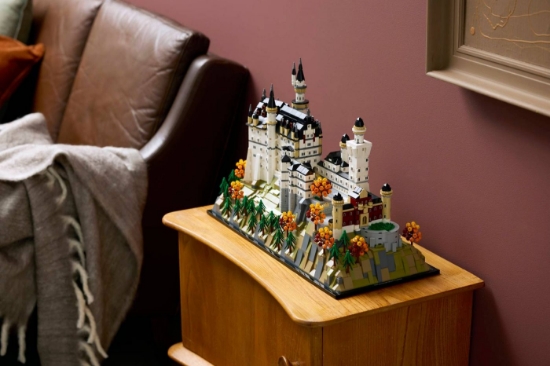 Imagine LEGO ARHITECTURE CASTELUL NEUSCHWANSTEIN 21063 