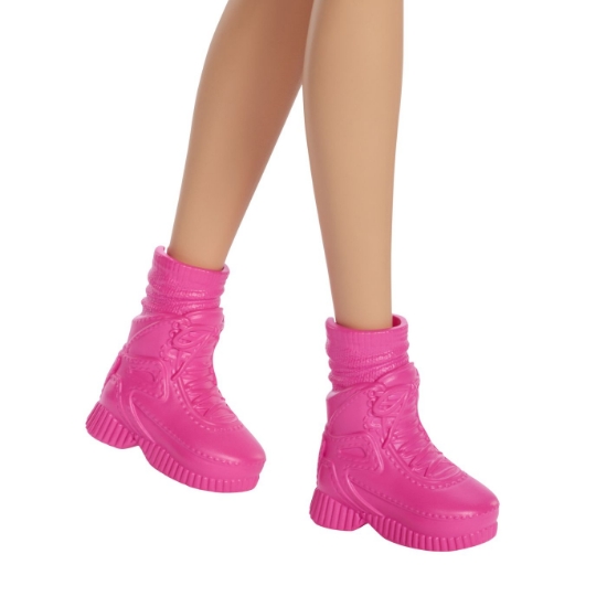 Imagine BARBIE FAMILY AND FRIENDS SET PAPUSA BARBIE MALIBU SI ACCESORII AVENTURI IN AER LIBER