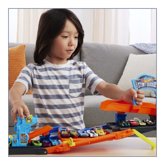 Imagine HOT WHEELS CITY TRANSFORMAREA GARAJULUI DE CASCADORII CU MASINUTA INCLUSA