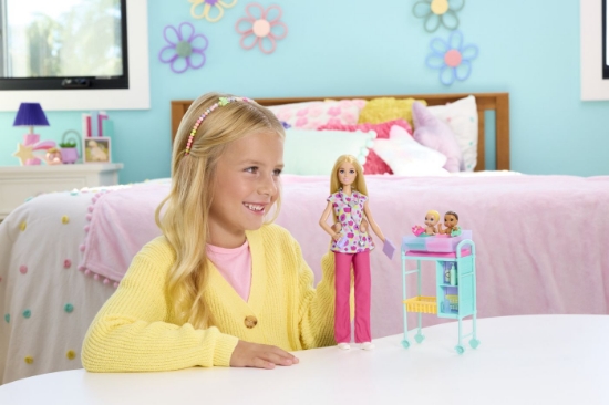Imagine BARBIE YOU CAN BE ANYTHING PAPUSA DOCTOR PEDIATRU CU ACCESORII