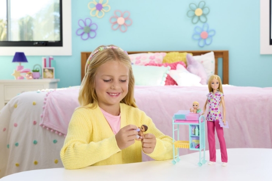Imagine BARBIE YOU CAN BE ANYTHING PAPUSA DOCTOR PEDIATRU CU ACCESORII