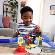 Imagine CARS SET DE JOACA PISTA DE CURSE PISTON CUP CU MASINUTA INCLUSA