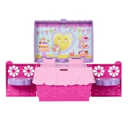 Imagine BARBIE FAMILY AND FRIENDS SET CLUBUL LUI CHELSEA PETRECERE CU CEAI SURPRIZA