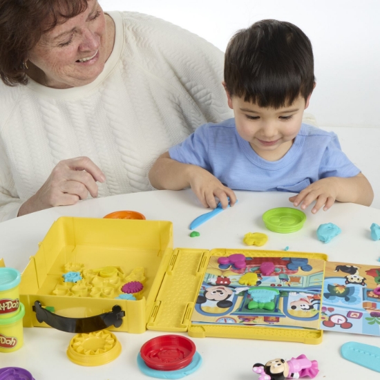 Imagine PLAY DOH DISNEY JR CLUBUL LUI MICKEY MOUSE SET MODELEAZA O POVESTE