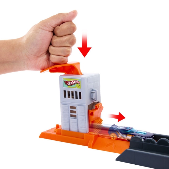 Imagine HOT WHEELS CITY PISTA INAMICILOR ATACUL GORILEI