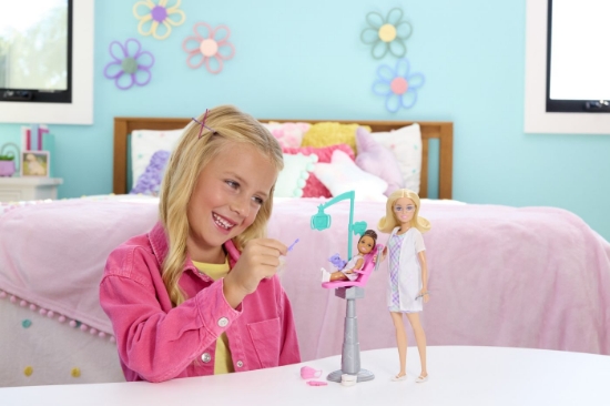 Imagine BARBIE SET DE JOACA PAPUSA BARBIE BLONDA FACE CARIERA DENTIST