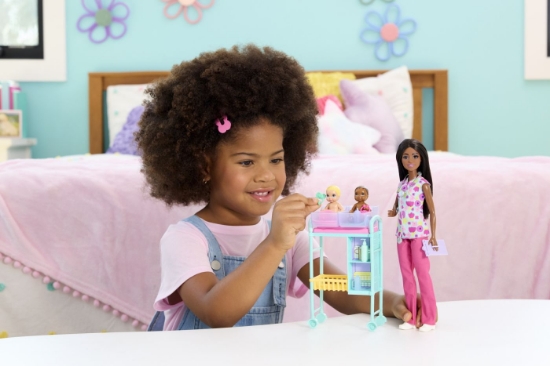 Imagine BARBIE SET DE JOACA PAPUSA BARBIE BRUNETA FACE CARIERA MEDIC PEDIATRU