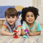 Imagine SPIDEY SI PRIETENII LUI UIMITORI MARVEL WATER WEBS SET 2 FIGURINE GHOST SPIDER SI PIRATE SPIN CU ACCESORII