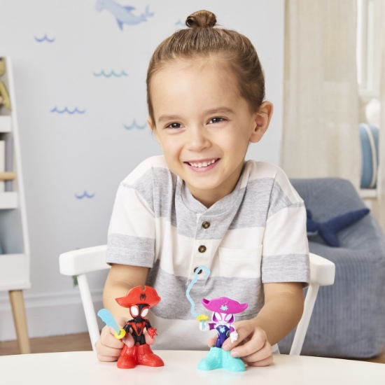 Imagine SPIDEY SI PRIETENII LUI UIMITORI MARVEL WATER WEBS SET 2 FIGURINE GHOST SPIDER SI PIRATE SPIN CU ACCESORII