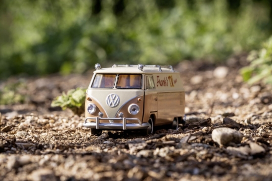 Imagine Jada Transformers T7 mașinuță metalică Volkswagen Wheeljack scară 1:32