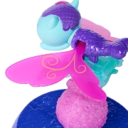 Imagine GABBYS DOLLHOUSE FAIRYLANDIA INEL DE ZANA CU FIGURINA MERCAT