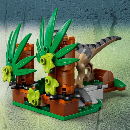 Imagine LEGO JURASSIC WORLD RENASTEREA EVADARE OFF-ROAD DIN CALEA UNUI VELOCIRAPTOR 76972 