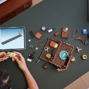 Imagine LEGO WEDNESDAY APARTAMENTUL LUI MANA 76785