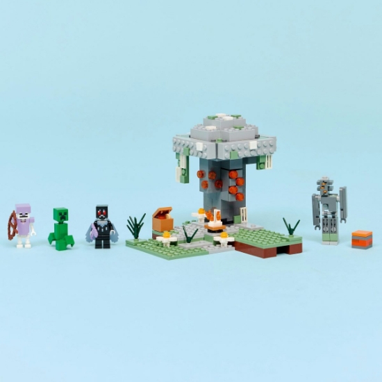 Imagine LEGO MINECRAFT GRADINA PALIDA 21586