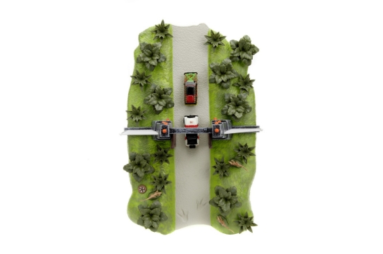 Imagine JADA JURASSIC PARK SCENA NANO CU 2 VEHICULE METALICE