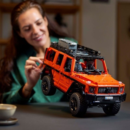 Imagine Lego Technic Mercedes Benz G 500 Professional Line 42177
