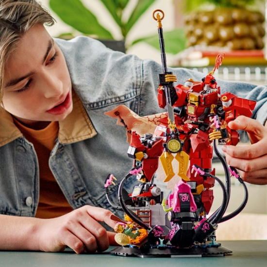 Imagine LEGO NINJAGO ROBOTUL CAVALER AL FOCULUI 71846