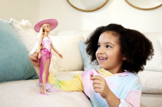 Imagine BARBIE PAPUSA BARBIE LA PLAJA