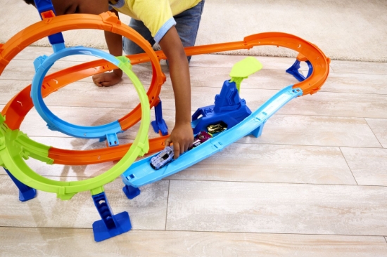 Imagine HOT WHEELS STUNT TRACKS PISTA CICLON DE LANSAREA RAPIDA CU MASINUTA INCLUSA