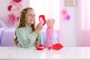 Imagine BARBIE PETAL POP SET PAPUSA BARBIE TRANDAFIR ROSU SI ACCESORII