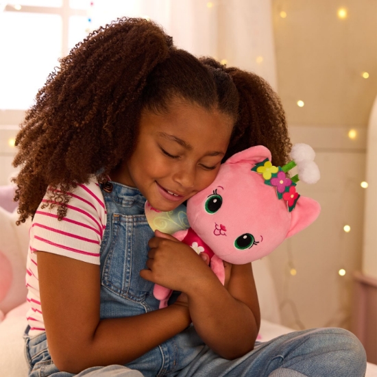 Imagine GABBYS DOLLHOUSE FAIRYLANDIA ZANA PISICUTA DE PLUS INTERACTIVA 