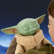 Imagine STAR WARS MADALORIAN SI GROGU FIGURINA INTERACTIVA ACTION BUDDY GROGU CU SUNETE 25CM