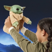 Imagine STAR WARS MADALORIAN SI GROGU FIGURINA INTERACTIVA ACTION BUDDY GROGU CU SUNETE 25CM