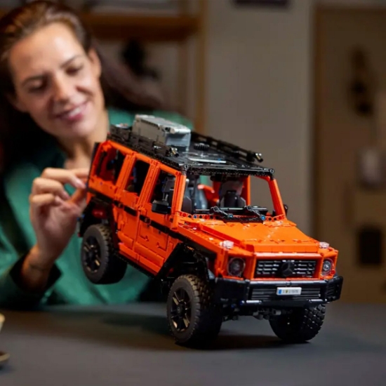 Imagine Lego Technic Mercedes Benz G 500 Professional Line 42177