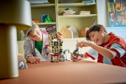 Imagine LEGO MARVEL OMUL PAIANJEN VS MYSTERIO DAILY BUGLE 76342
