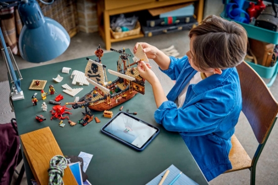 Imagine LEGO CREATOR CORABIE DE PIRATI EMBLEMATICA 31387