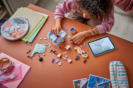 Imagine LEGO CREATOR PIAN DECORATIV CU O PISICA 31392