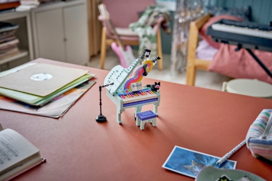 Imagine LEGO CREATOR PIAN DECORATIV CU O PISICA 31392