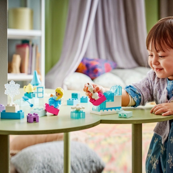 Imagine LEGO DUPLO DISNEY FROZEN CUTIE CREATIVA CU ELSA SI OLAF DIN REGATUL DE GHEATA 10462