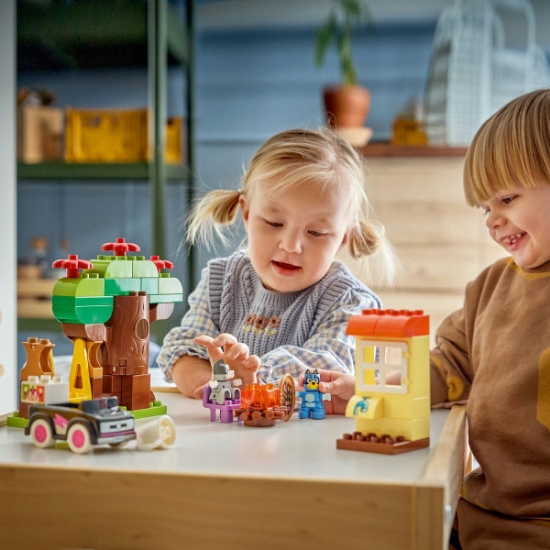 Imagine LEGO DUPLO MUFFIN SI BLUE FETELE CARE ADUC PIZZA 10469
