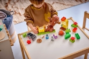 Imagine LEGO DUPLO MUFFIN SI BLUE FETELE CARE ADUC PIZZA 10469