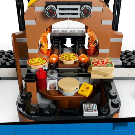Imagine LEGO CITY EXPERIENA LIVRARII DE PIZZA CU VEHICULE 60496