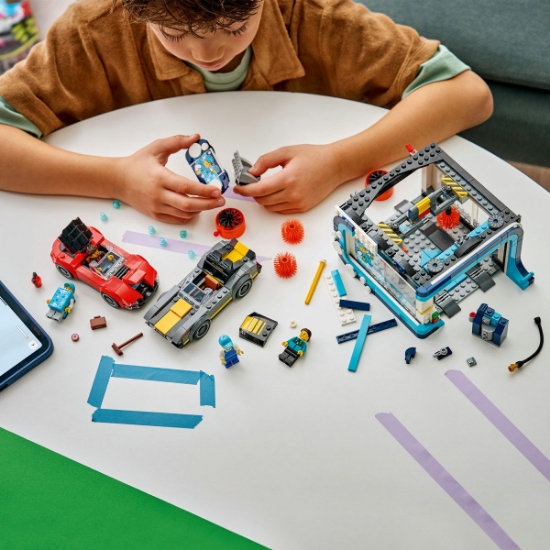 Imagine LEGO CITY SPALATORIE AUTO DRIVE THRU 60497