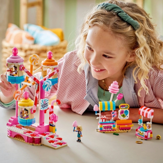 Imagine LEGO FRIENDS ROATA FERRIS CU BOMBOANE SI BRIOSE 42700