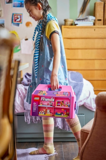 Imagine LEGO FRIENDS VALIZA CASUTA DE PAPUSI CREATIVA 42697