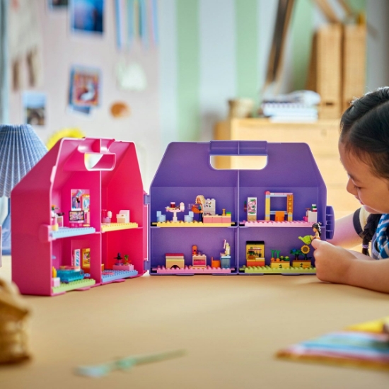 Imagine LEGO FRIENDS VALIZA CASUTA DE PAPUSI CREATIVA 42697