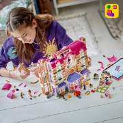 Imagine LEGO FRIENDS GRAND HOTEL DIN ORASUL HEARTLAKE 42704