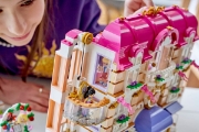 Imagine LEGO FRIENDS GRAND HOTEL DIN ORASUL HEARTLAKE 42704