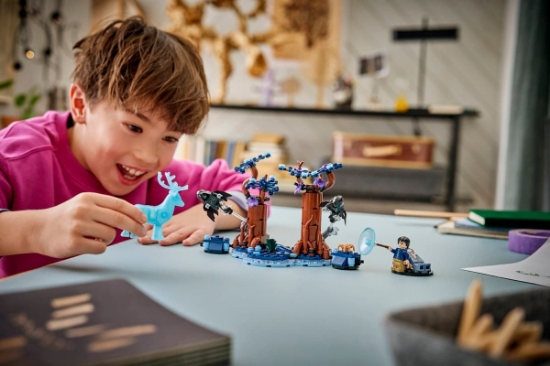 Imagine LEGO HARRY POTTER PADUREA INTERZISA EXPECTO PATRONUM 76475
