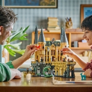 Imagine LEGO HARRY POTTER CASTELUL HOGWARTS ARIPA DE EST 76473